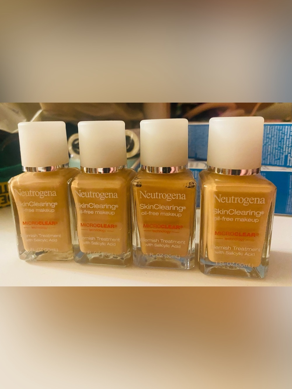 Neutrogena Skin Clearing oil-free Microclear LOT of 4 Foundation Nude #40